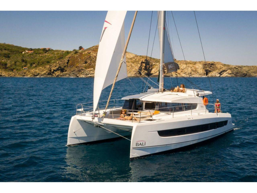 Photo #1 - Bali 4.2 (Riviera) en Alimos Marina - 61223