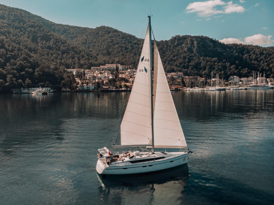 Photo #1 - Bavaria Cruiser 46 (ISTANBUL) en Yacht Classic Hotel - 14516