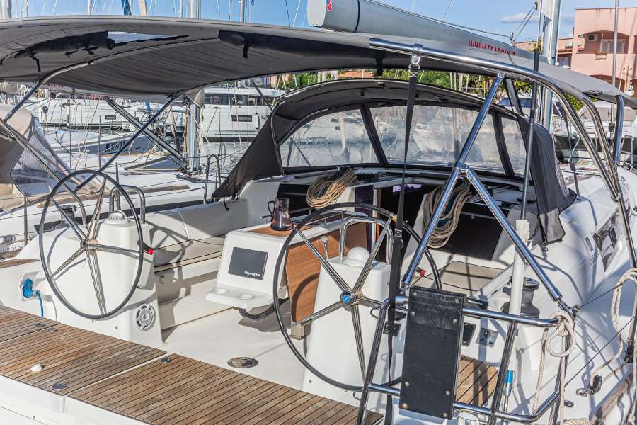 Photo #1 - Dufour 460 (Mania Planet) en Marina - 14404