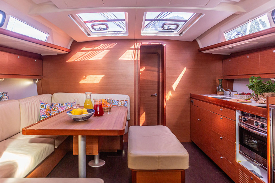 Interior image - 2