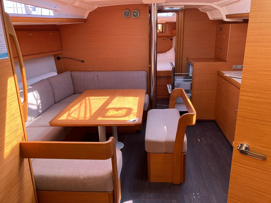 Interior image - 1