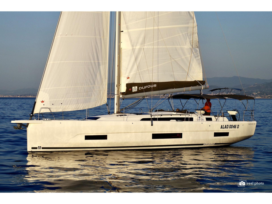 Photo #1 - Dufour 470 (Perla - Water maker, Solar Panel) en Marina - 25368