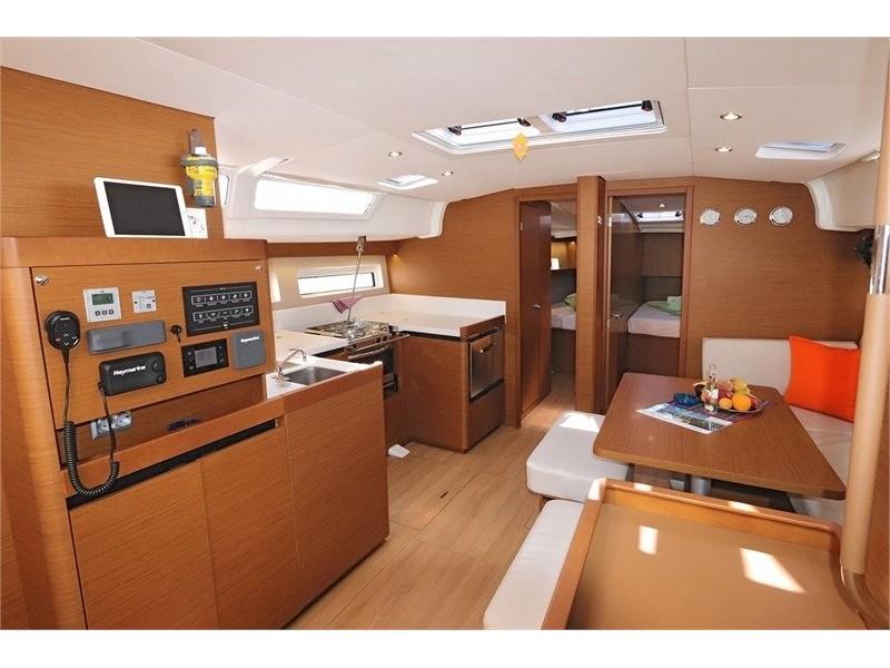 Interior image - 2