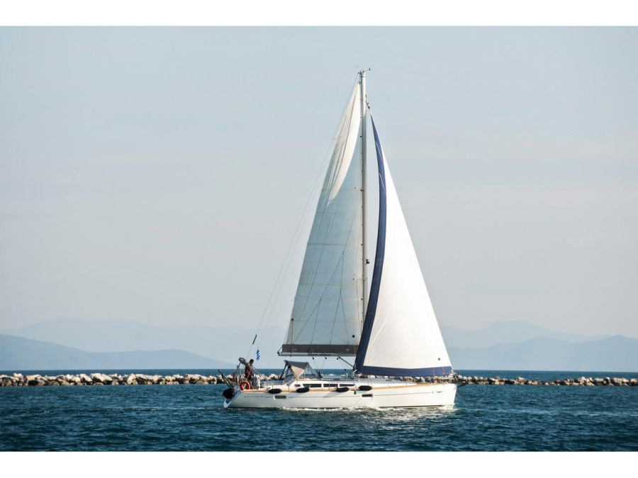 Photo #1 - Sun Odyssey 42 i (Triton) en Port of - 24652