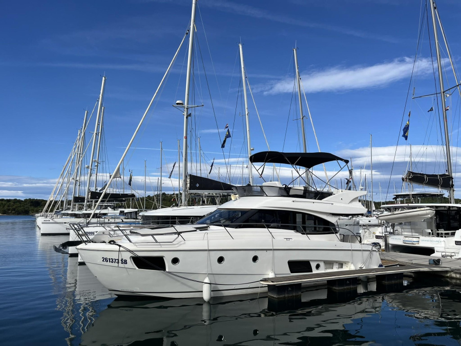 Photo #1 - Bavaria Virtess 420 Fly (CAPTAIN BLUE) en D-Marin Marina Mandalina - 11860