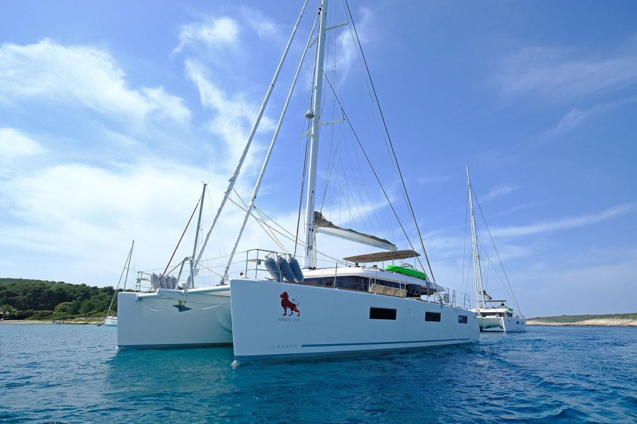 Photo #1 - Lagoon 620 - 6 + 2 cab. (Adriatic Lion) en Komolac, ACI Marina - 27414