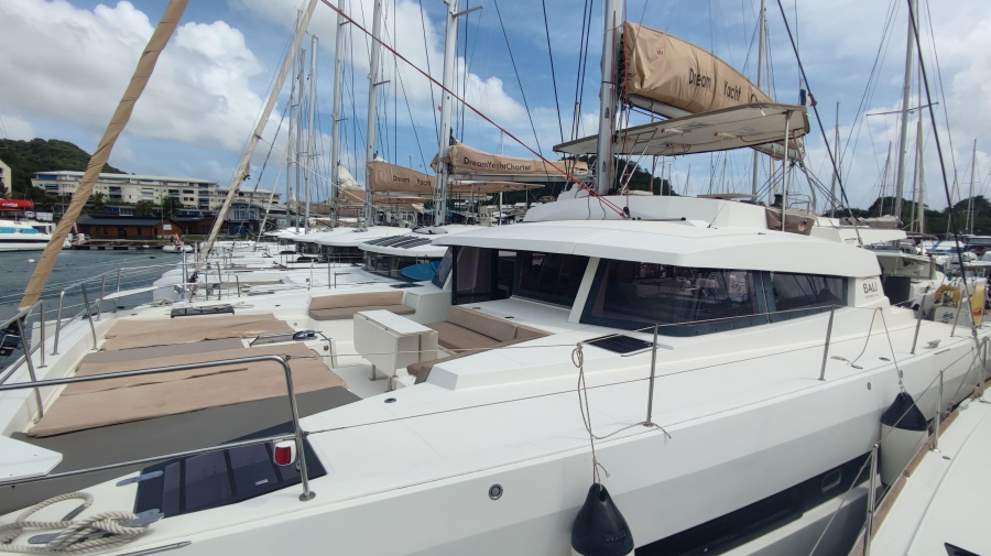 Photo #1 - Bali 5.4 - 6 + 2 cab. (SAPHIR) en Martinique - 27664