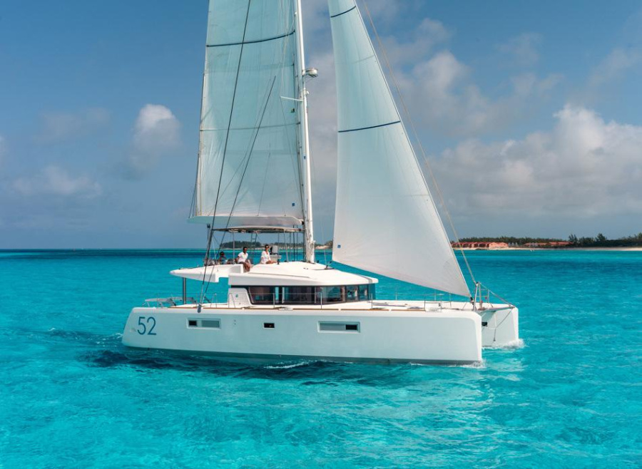 Photo #1 - Lagoon 52 F - 6 + 2 cab. (GULL) en Yacht Haven Marina - 27688