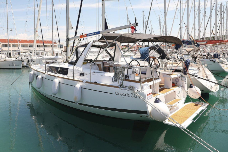 Photo #1 - Oceanis 35.1 (Aris) en Marina Kornati - 28090
