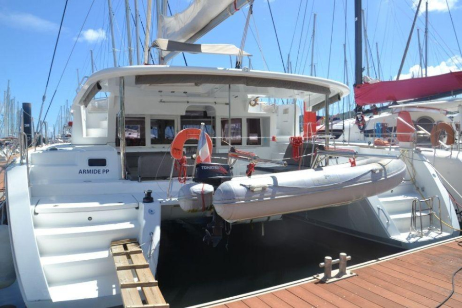 Photo #1 - Lagoon 450 - 4 + 2 cab. (DIVALTO) en Martinique - 28220