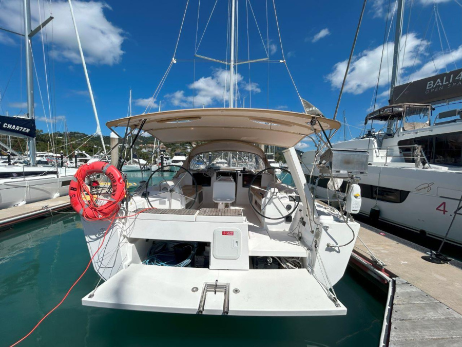 Photo #1 - Dufour 412 GL (MISS B) en Whitsundays, Airlie Beach, Coral Sea Marina - 28302
