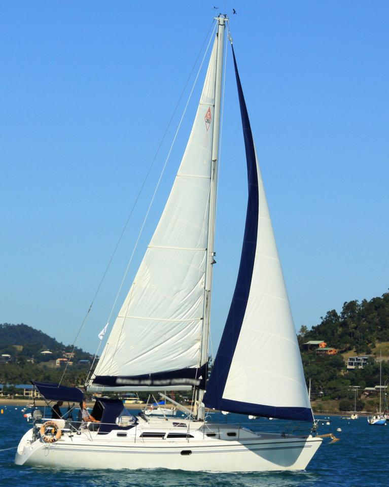 Photo #1 - Catalina 350 (WAZABI) en Whitsundays, Airlie Beach, Coral Sea Marina - 28337