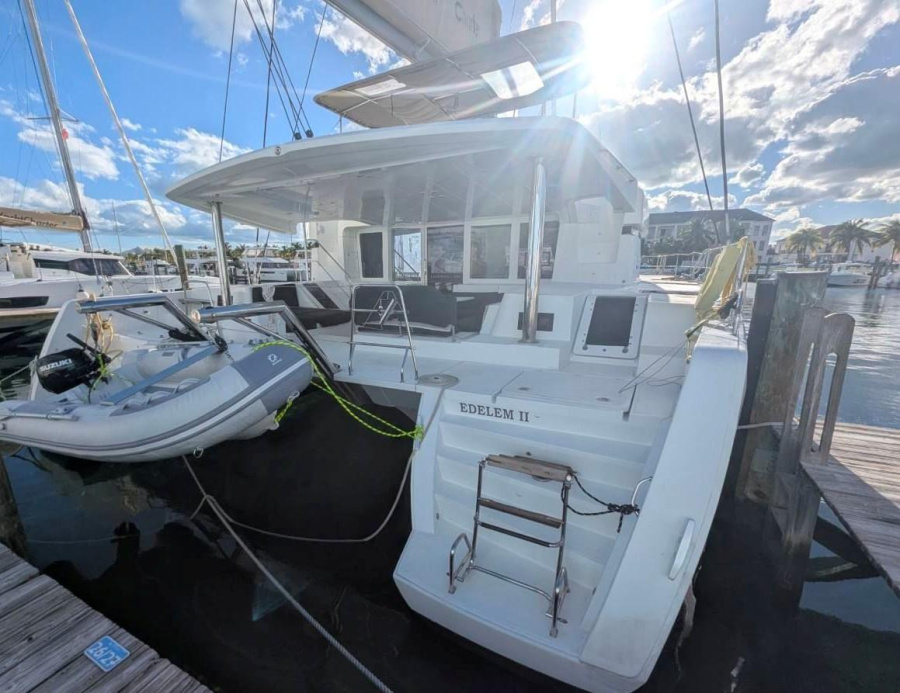 Photo #1 - Lagoon 52 F - 6 + 2 cab. (EDELEM II) en Palm Cay Marina - 28545
