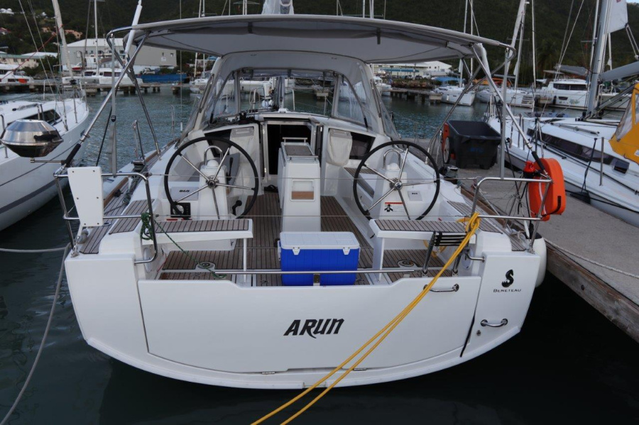 Photo #1 - Oceanis 38.1 - 2 cab. (Arun) en BVI, Tortola, Ritter House Marina - 29064