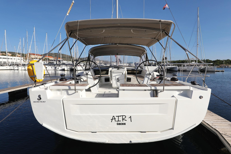 Photo #1 - Oceanis 51.1 - 5 + 1 cab. (Air 1) en Marina (ex.SCT) - 29118
