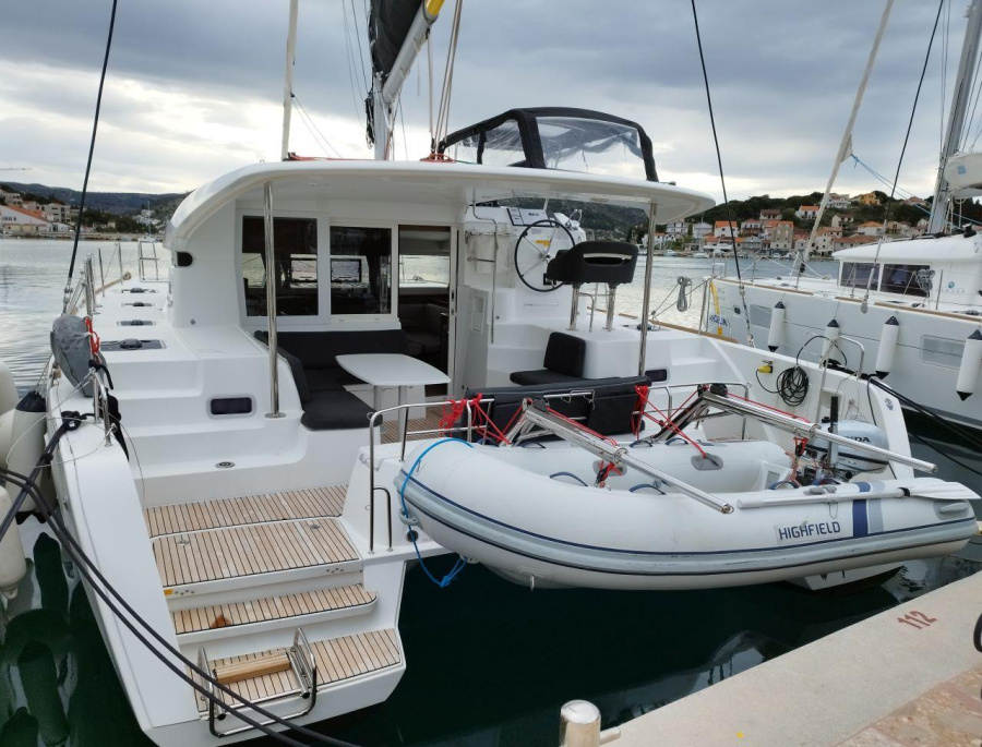 Photo #1 - Lagoon 40 - 4 + 2 cab (Venus) en Marina Šangulin - 29125