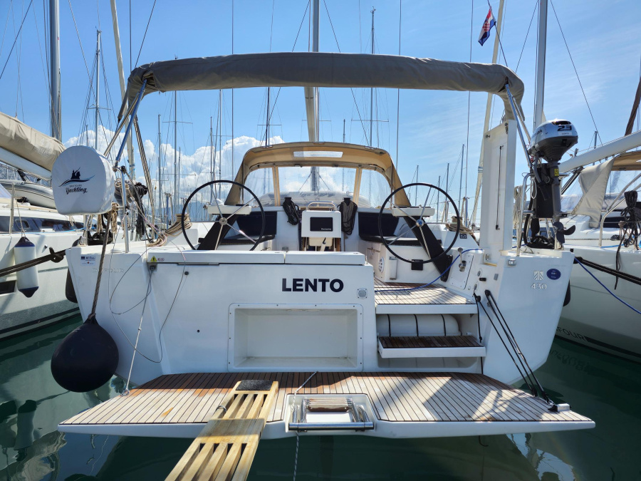 Photo #1 - Dufour 430 GL (Lento) en Marina - 29208