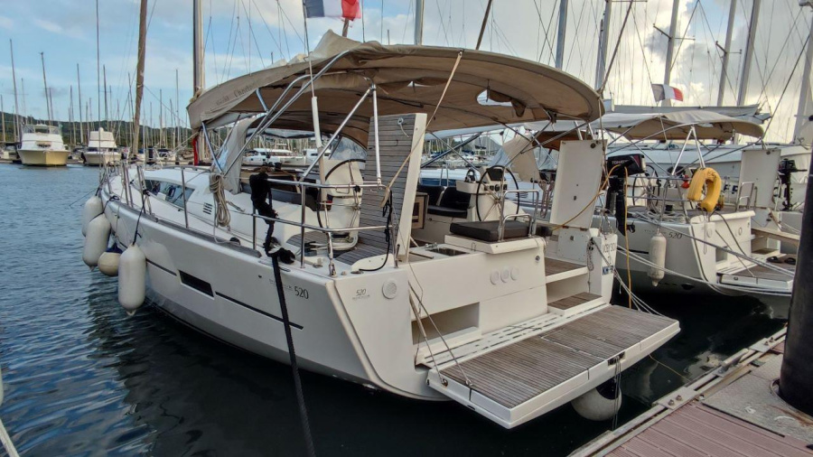 Photo #1 - Dufour 520 GL (MOBY SICK) en Martinique - 29271