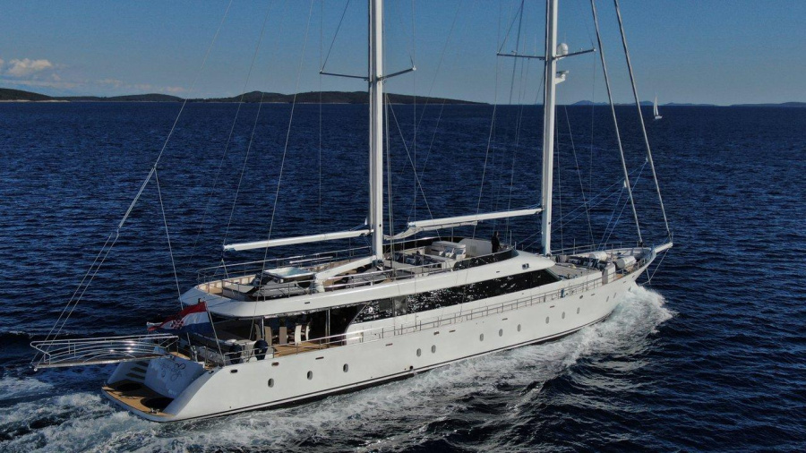 Photo #1 - MS Custom Aurum Sky (M/S Aurum Sky) en Komolac, ACI Marina - 29458
