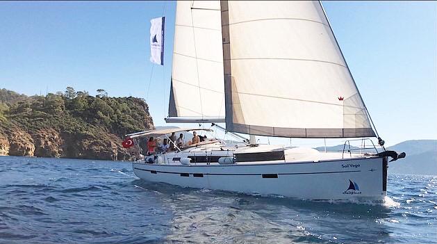 Photo #1 - Bavaria Cruiser 46 - 4 cab. (Sail Vega) en Ece Saray Marina Resort - 29498