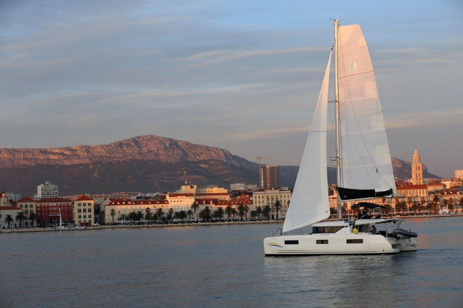 Photo #1 - Lagoon 46 - 4 + 2 cab. (Lady Point) en Komolac, ACI Marina - 29584