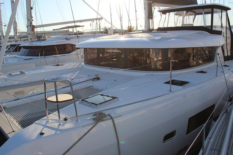 Photo #1 - Lagoon 42 - 4 + 2 cab. (Smaragd) en Marina Hramina - 29655