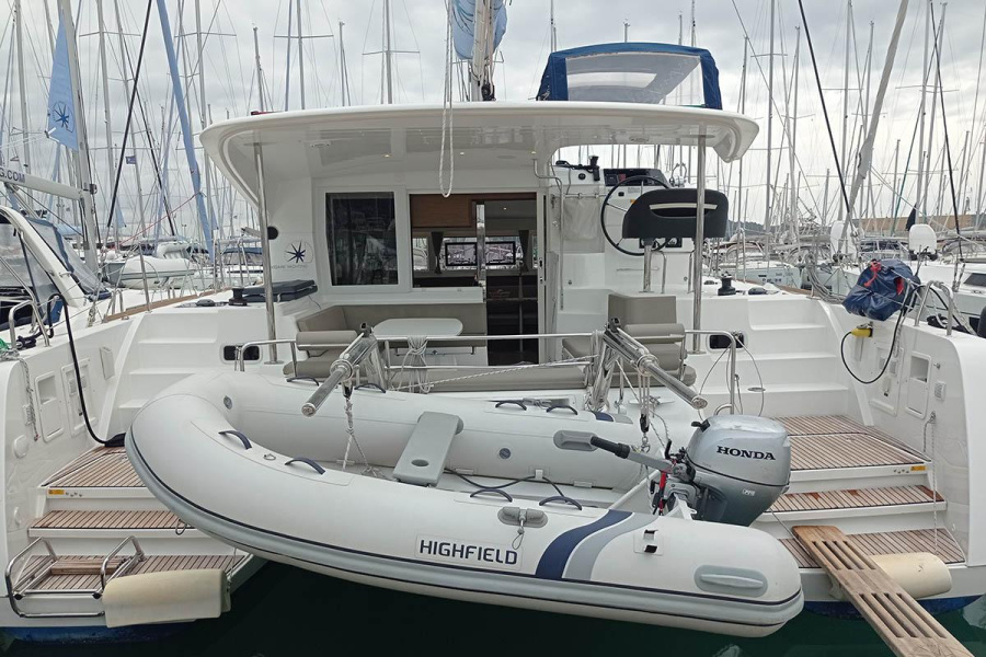 Photo #1 - Lagoon 40 - 4 + 2 cab (Wera of Sweden) en Komolac, ACI Marina - 29864