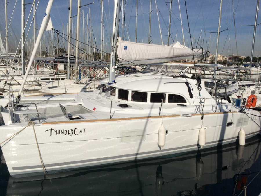 Photo #1 - Lagoon 380 - 4 cab. (ThunderCat) en main port - 30327