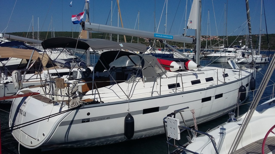 Photo #1 - Bavaria Cruiser 45 - 4 cab. (Estrella) en Marina Punat - 30475