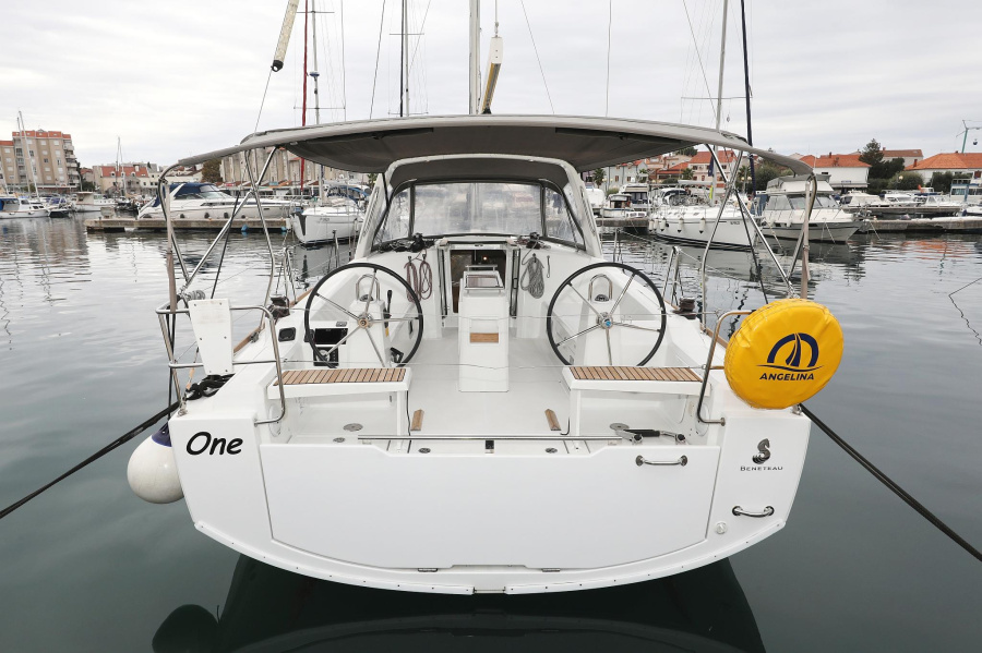 Photo #1 - Oceanis 38 - 3 cab. (One) en Marina Šangulin - 30535