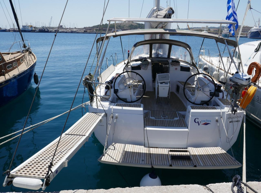 Photo #1 - Sun Odyssey 449 (Airbender) en main port - 30602