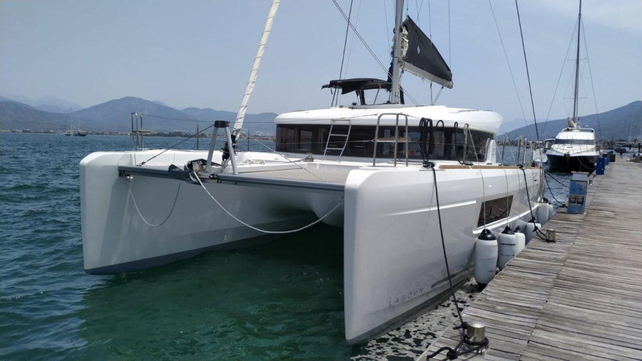 Photo #1 - Lagoon 40 - 4 cab. (Leo) en Ece Saray Marina Resort - 30837
