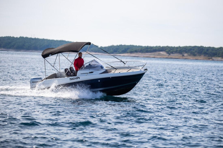 Photo #1 - Cap Camarat 5.5 WA (Cap Camarat 5.5 WA) en Marina Medulin - 31241