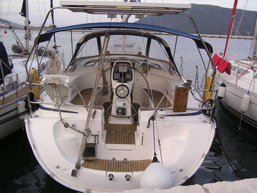 Photo #1 - Bavaria 39 Cruiser (Julia) en Lefkas main port - 31368