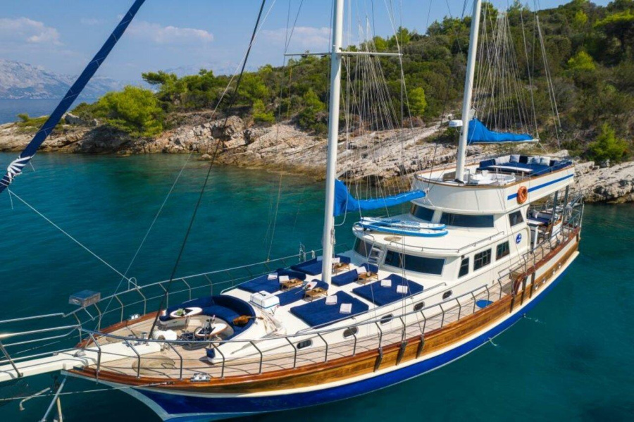 Photo #1 - Saint Luca (Saint Luca) en Harbour - 31640