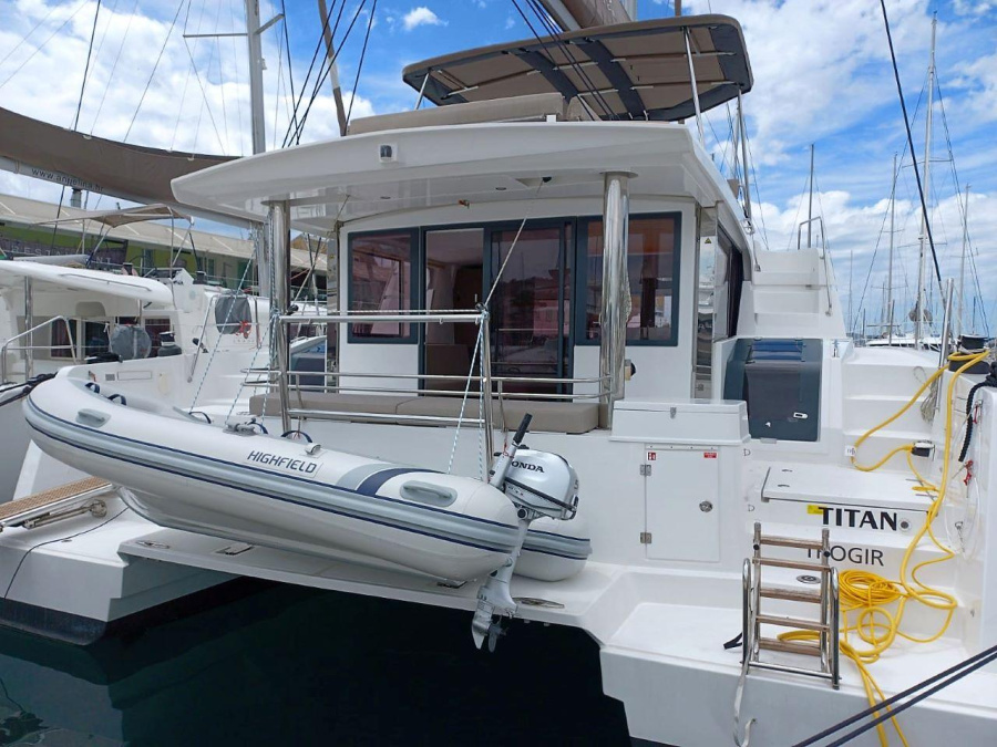 Photo #1 - Bali 4.8 - 6 + 2 cab. (Titan) en Marina (ex.SCT) - 31653
