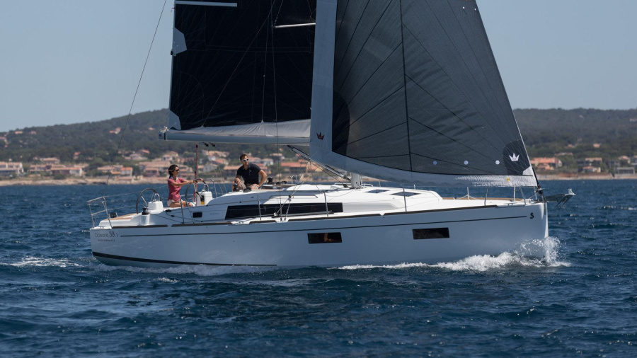 Photo #1 - Oceanis 38.1 (Maja) en Marina Tehnomont Veruda - 31706