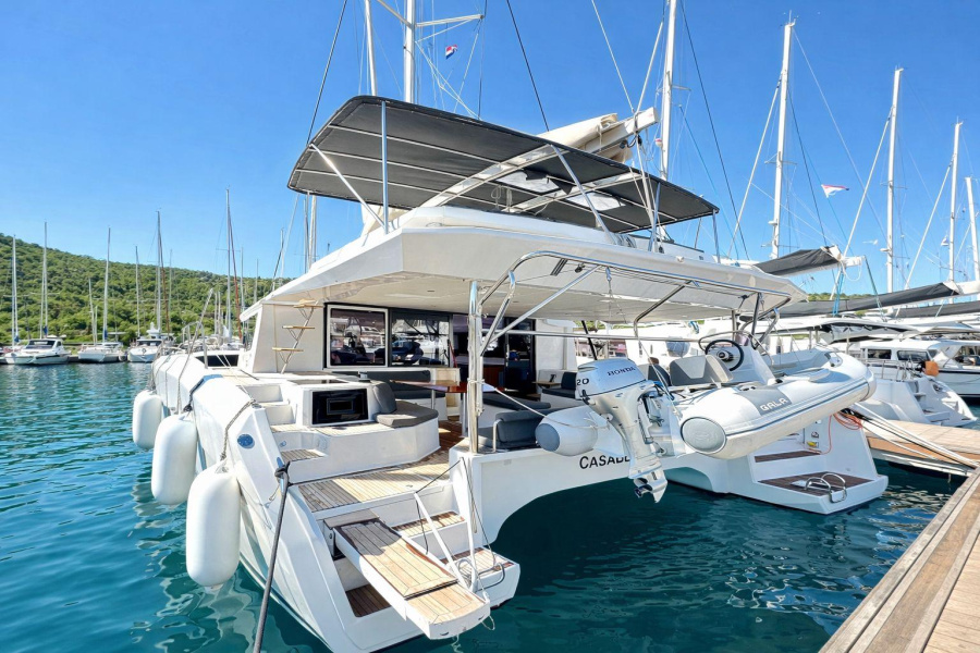 Photo #1 - Dufour 48 Catamaran - 5 + 1 cab. (Casablanca) en Marina Kremik - 31850