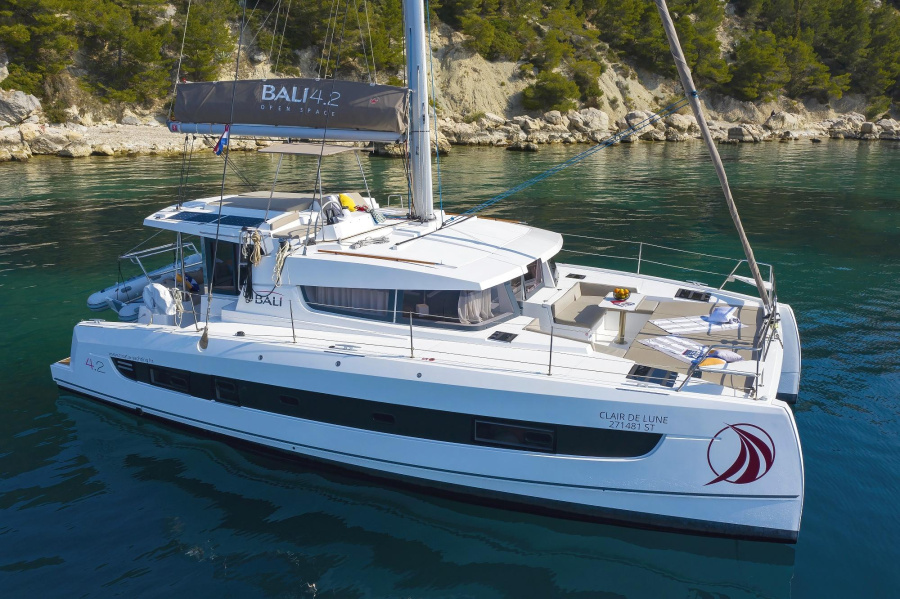Photo #1 - Bali 4.2 (Clair de Lune) en Marina - 31881
