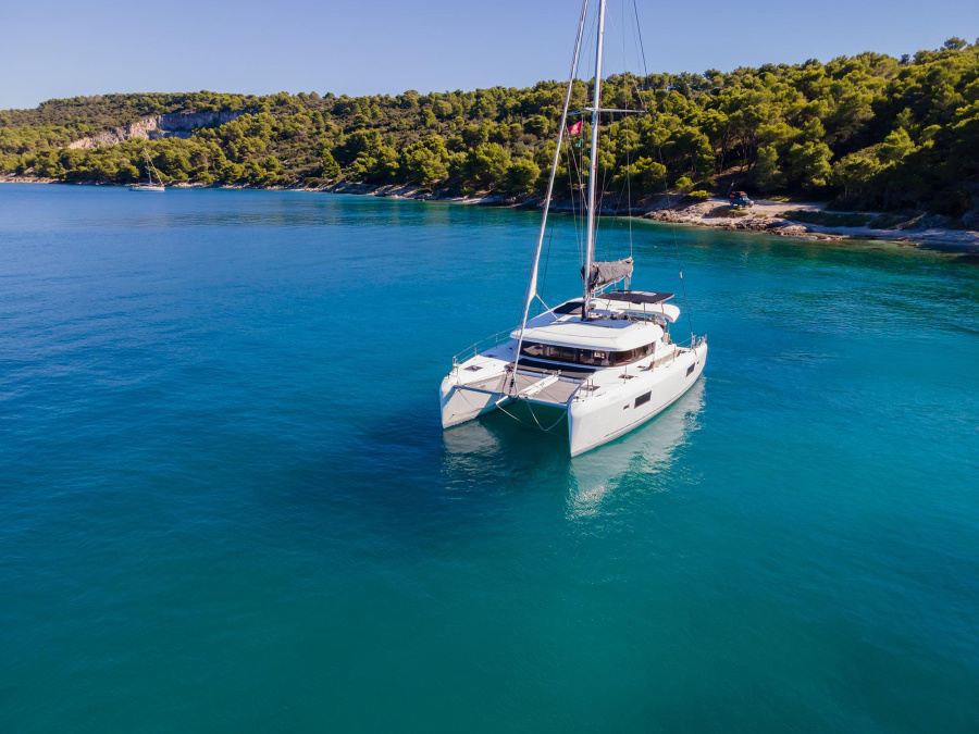 Photo #1 - Lagoon 42 OW (Find Us) en Komolac, ACI Marina - 32115