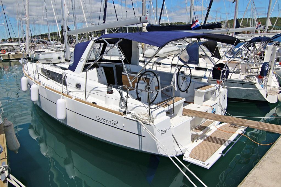 Photo #1 - Oceanis 38 - 3 cab. (Fede) en D-Marin Dalmacija Marina - 32218