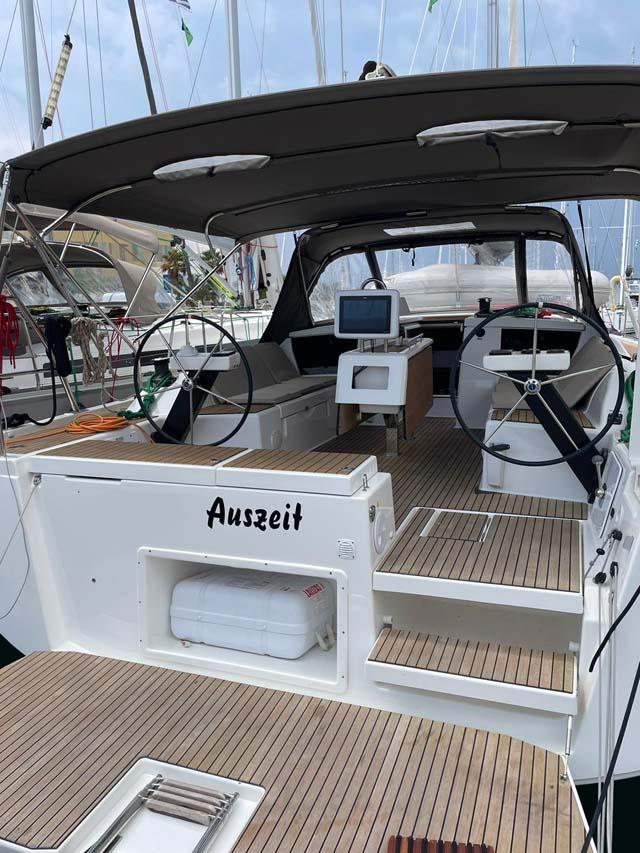 Photo #1 - Dufour 430 - 3 cab. (Auszeit) en ACI Marina Jezera - 32263