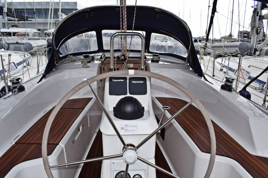 Photo #1 - Bavaria Cruiser 33 (Stončica) en Marina - 32448