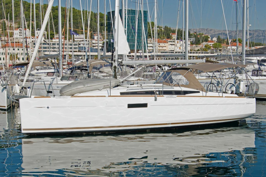 Photo #1 - Sun Odyssey 349 - 3 cab. (Cha - Cha) en Komolac, ACI Marina - 32686