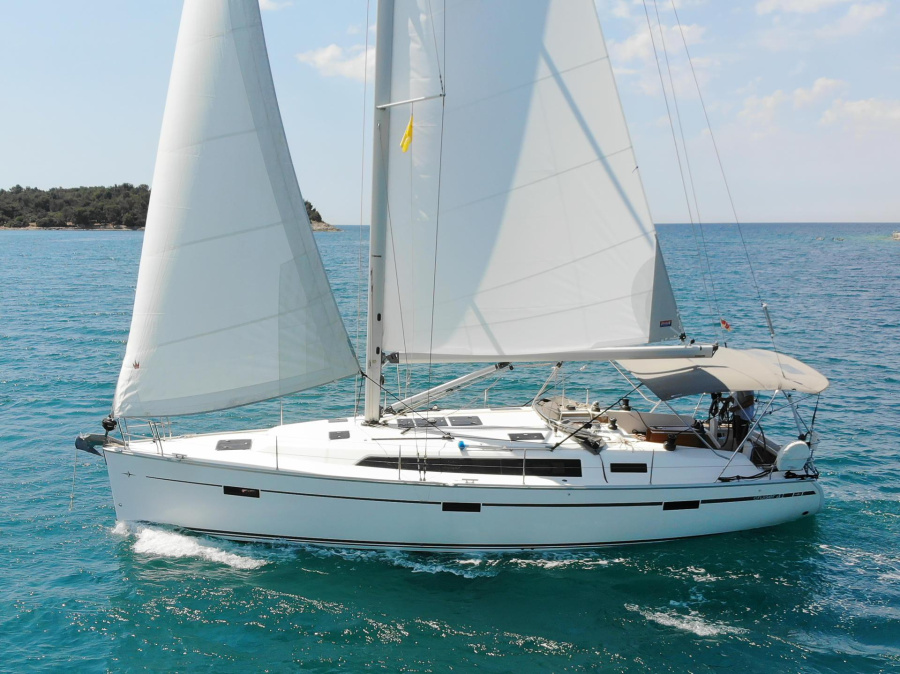 Photo #1 - Bavaria Cruiser 41 - 3 cab. (Raven) en Marina Tehnomont Veruda - 32929