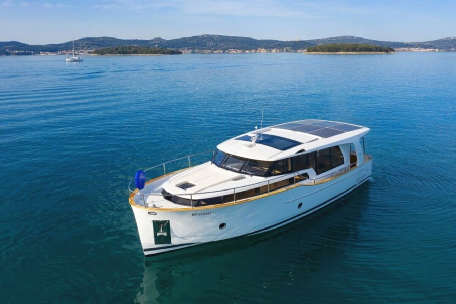 Photo #1 - Greenline 40 (Lady Elma) en Marina Kornati - 32969