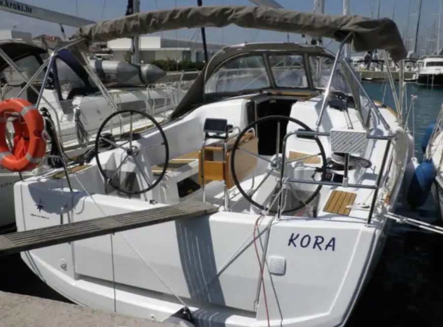 Photo #1 - Sun Odyssey 349 - 3 cab. (Kora) en Marina Punat - 33027