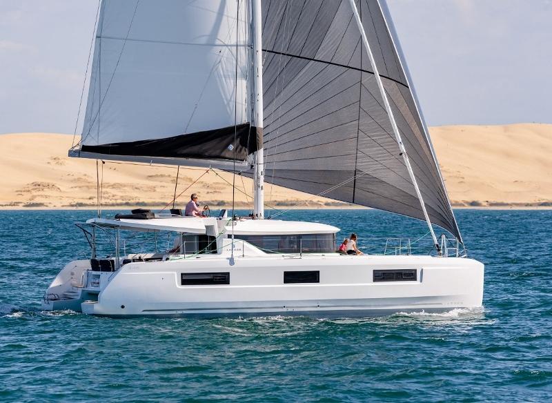 Photo #1 - Lagoon 46 - 4 + 1 cab. (MARYLOU) en Palm Cay Marina - 33304