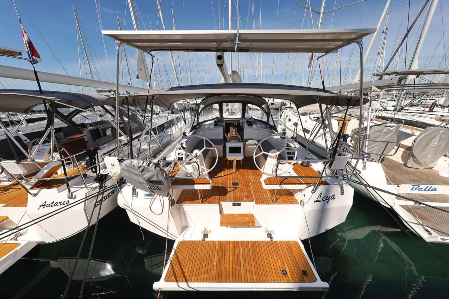 Photo #1 - Bavaria C42 Style (Leya) en Marina Kornati - 33824