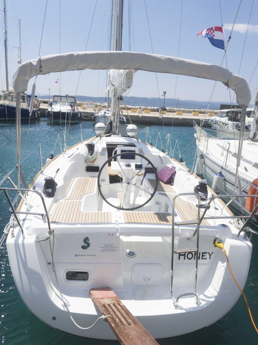 Photo #1 - Oceanis 31 (Honey) en ACI Marina - 33935